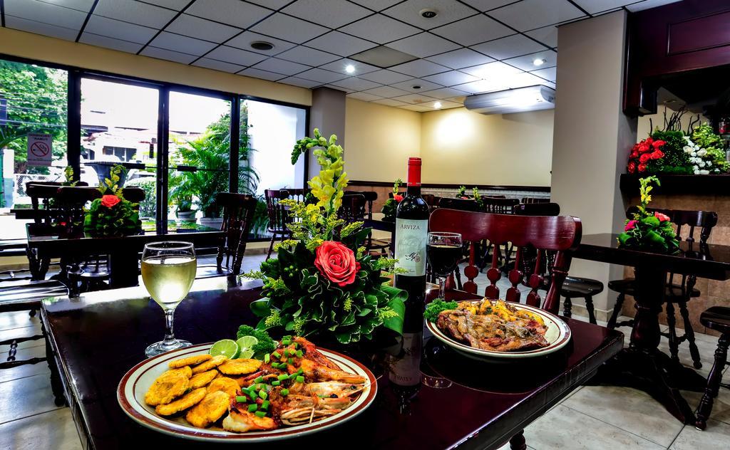Hotel Marbella Панама Номер фото